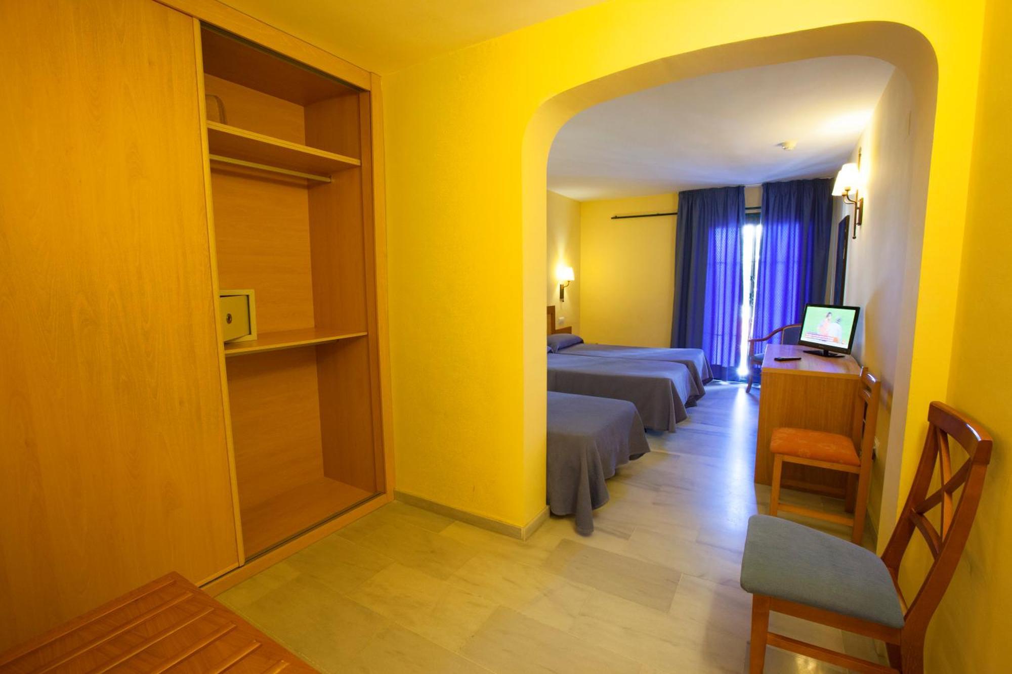 Hotel Olas De Almuñécar Oda fotoğraf